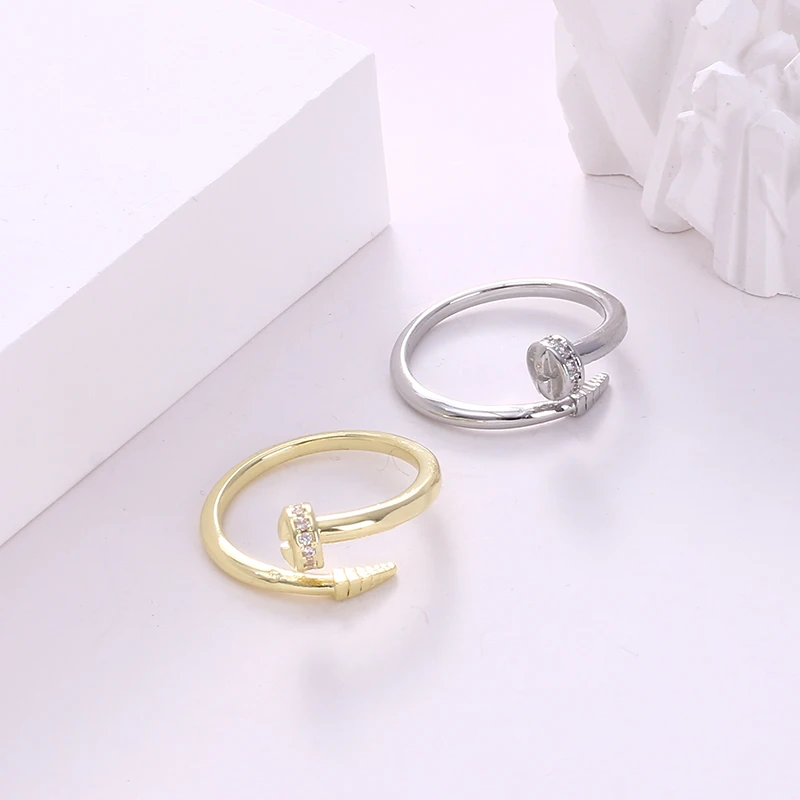 The Classic Screw Ring Suitable For Men And Women And Features Micro-set Zirconia Resistant To Fading And Stylish and Elegant