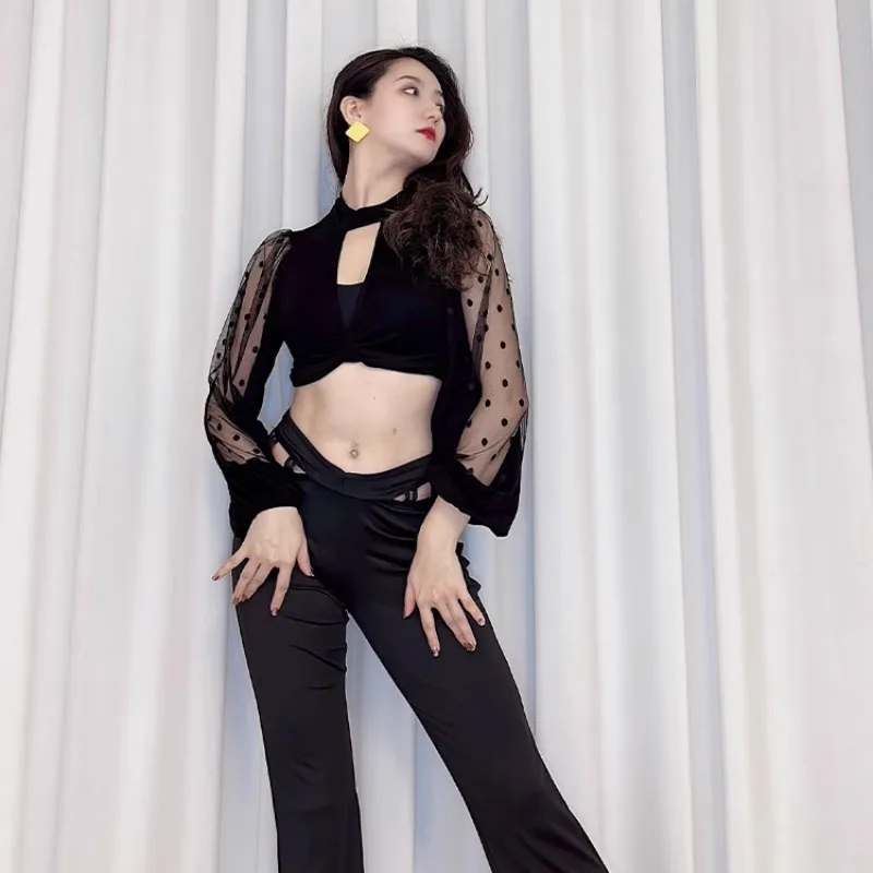

Customized Belly Dance Costumes Deep V Bow Chest Collar Splicing Printed Lace Lantern Sleeves Versatile Practice Clothing Tops