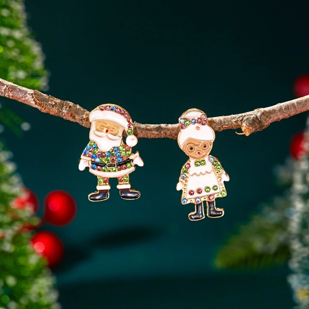 Kreative asymmetrische Ohrstecker mit Weihnachtsmann und Weihnachtsfrau mit langen Beinen für Damen, Imitationsperlen, Weihnachtsfiguren-Ohrringe, Schmuck – Detail 33