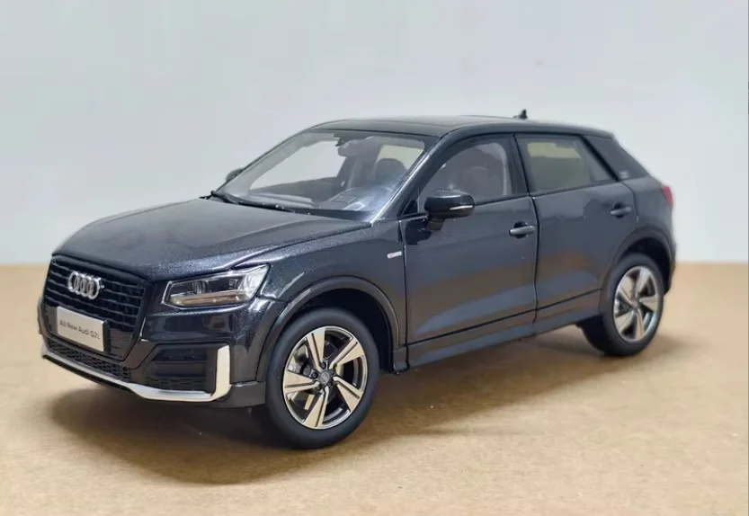

Оригинальная модель автомобиля Faw-Volkswagen Audi Q2L, внедорожник Audi, масштаб 1:18, имитационная модель из сплава, подходит для коллекционирования, в наличии, в подарок.