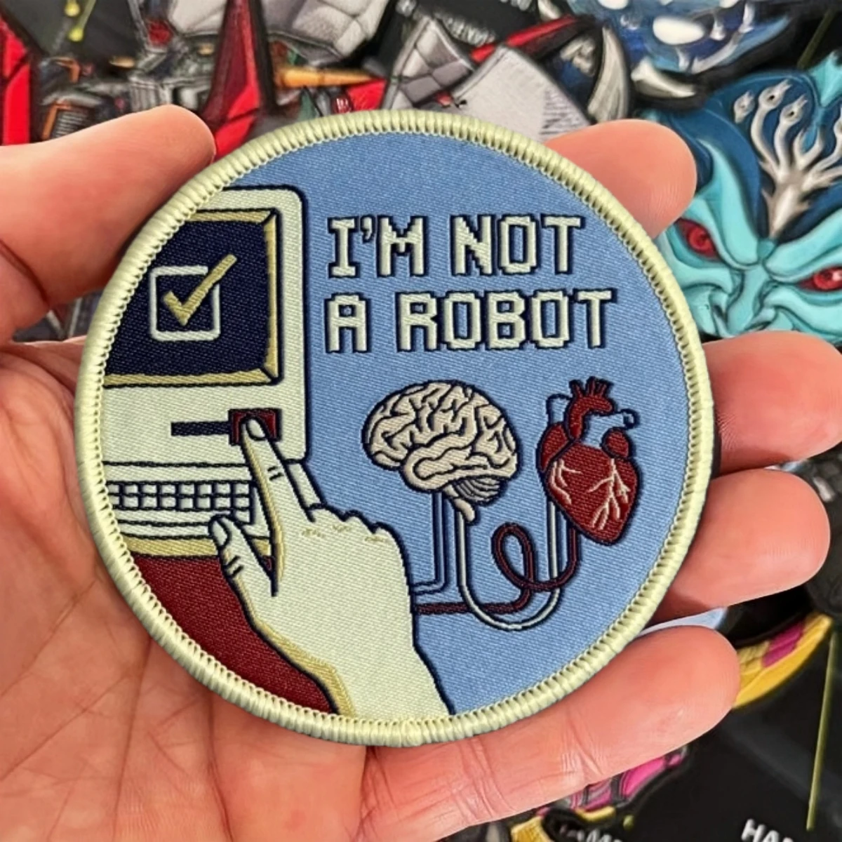 Parche táctico bordado No Soy un Robot – Velcro para airsoft