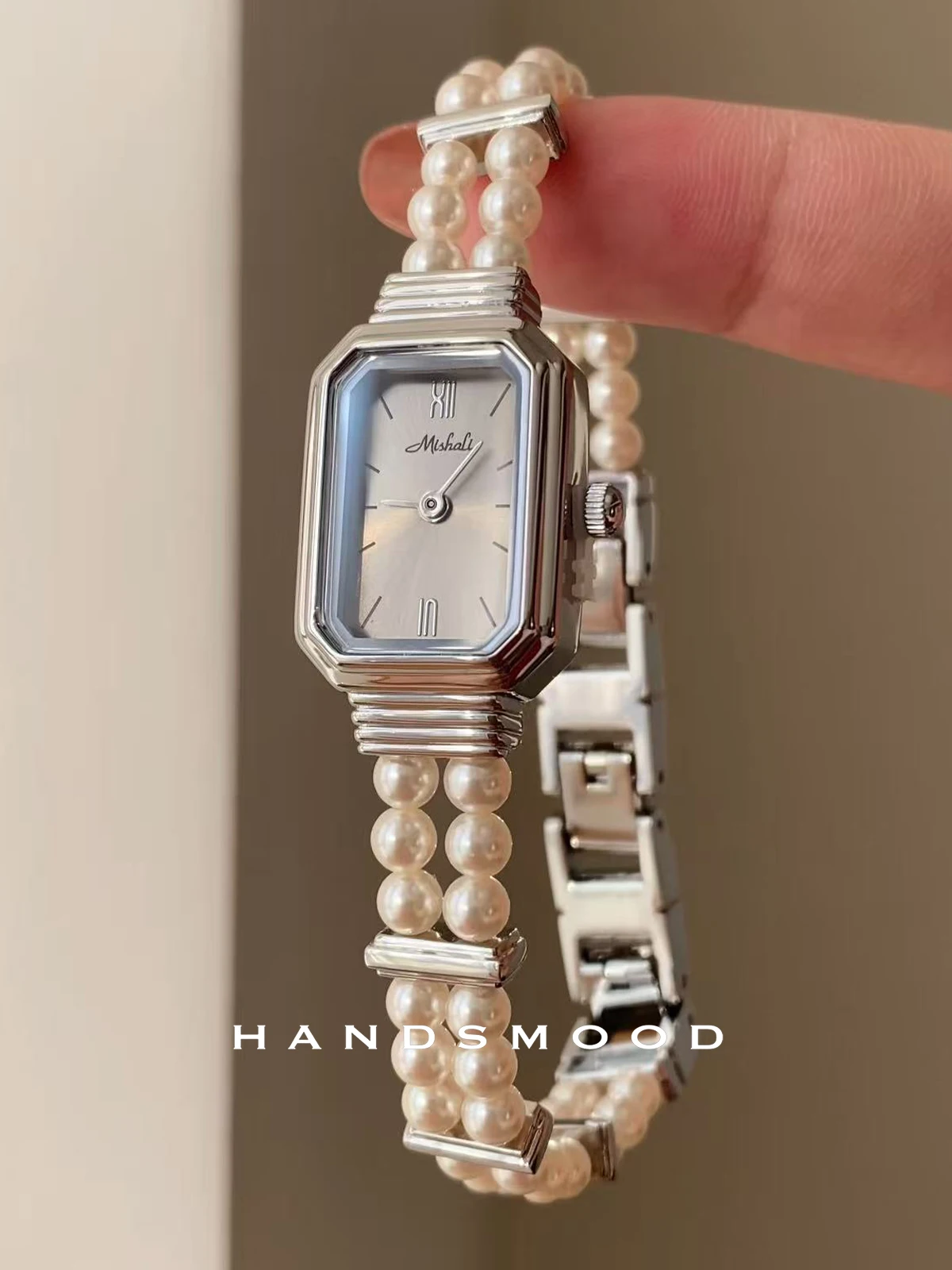 

High-end luxury women's watch pearl chain watch light luxury high-end square small dial temperament versatile ladies watch