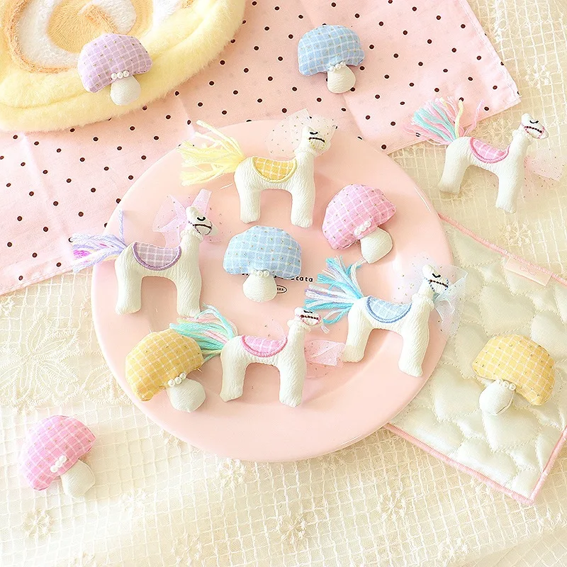 Korean Style Fabric Pony Brooch Handmade Pearl Mushroom Creative Pin For Clothing Trim Headwear Adorable Daily Party Use Gift
