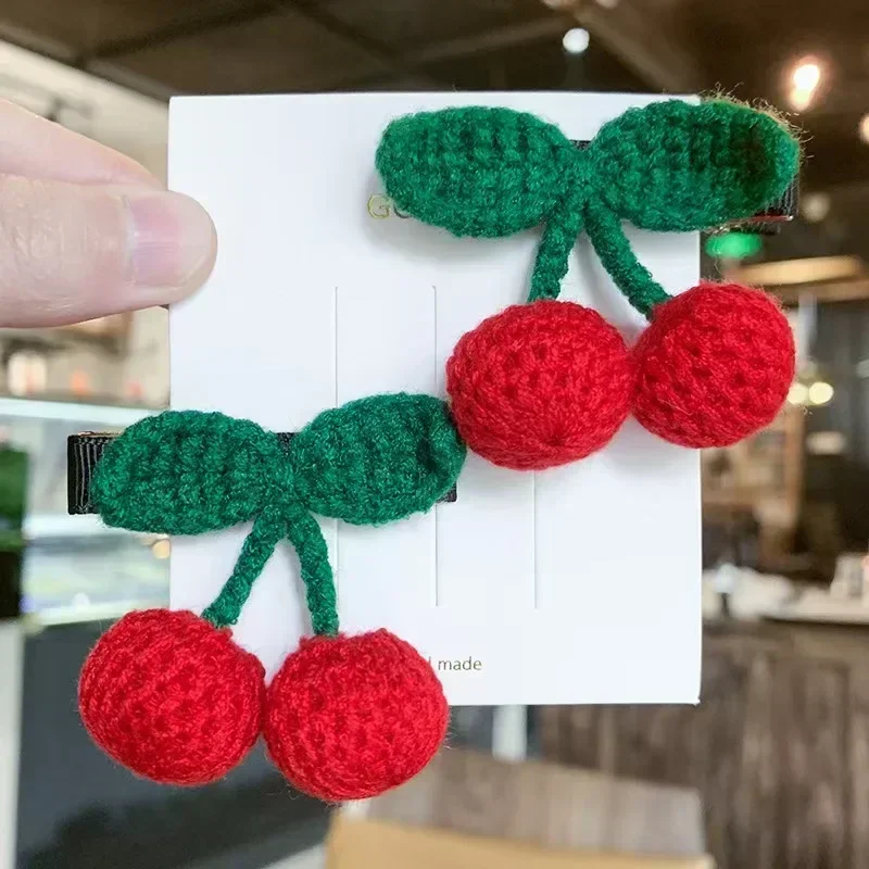 قطعتان من مشابك شعر الكرز الأحمر دبابيس شعر محبوكة ناعمة للفتيات الصغيرات، ملحقات آمنة للتصوير اليومي والحفلات #1