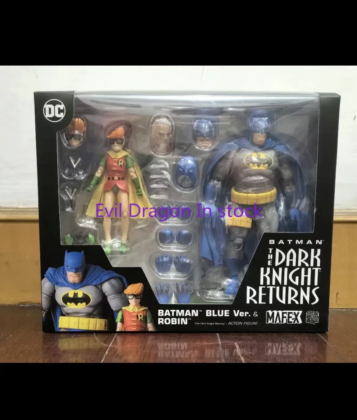 

100% Original Mafex BATMAN BLUE ROBIN The Dark Knight Returns Reprint in Stock Anime Action Collection Figures Model Toys