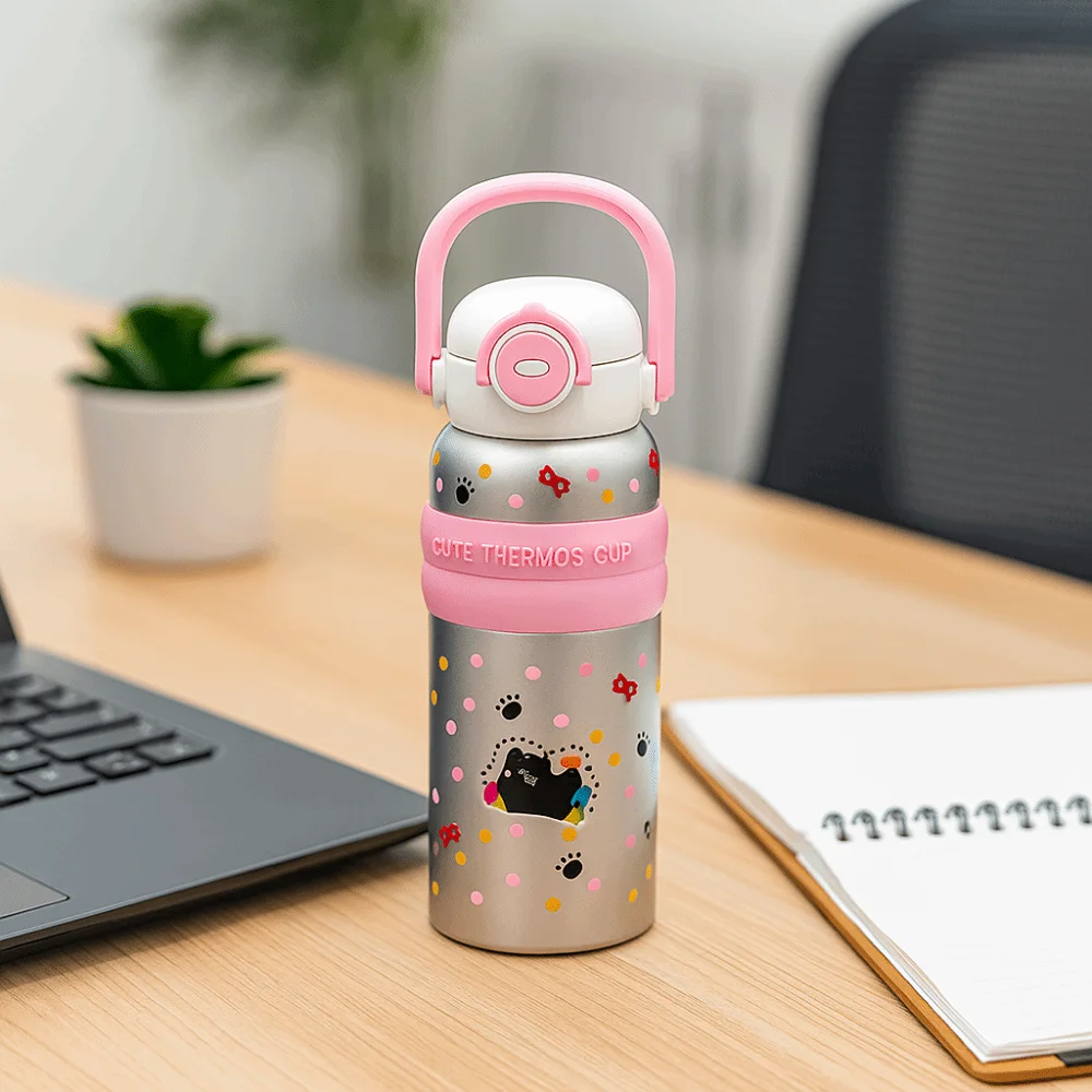 

Двухслойная термокружка с ручкой 620 мл, мультяшный дизайн, с соломинкой, большая емкость, герметичная, вакуумная изоляция, для школы