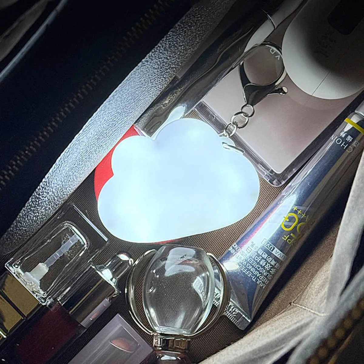 ไฟเซ็นเซอร์สัมผัสแบบใหม่ ไฟเรืองแสง ดีไซน์สร้างสรรค์ รุ่นชาร์จไฟได้ อุปกรณ์เสริมกระเป๋า พวงกุญแจ จี้ไฟ ไฟกลางคืน ไฟเซ็นเซอร์