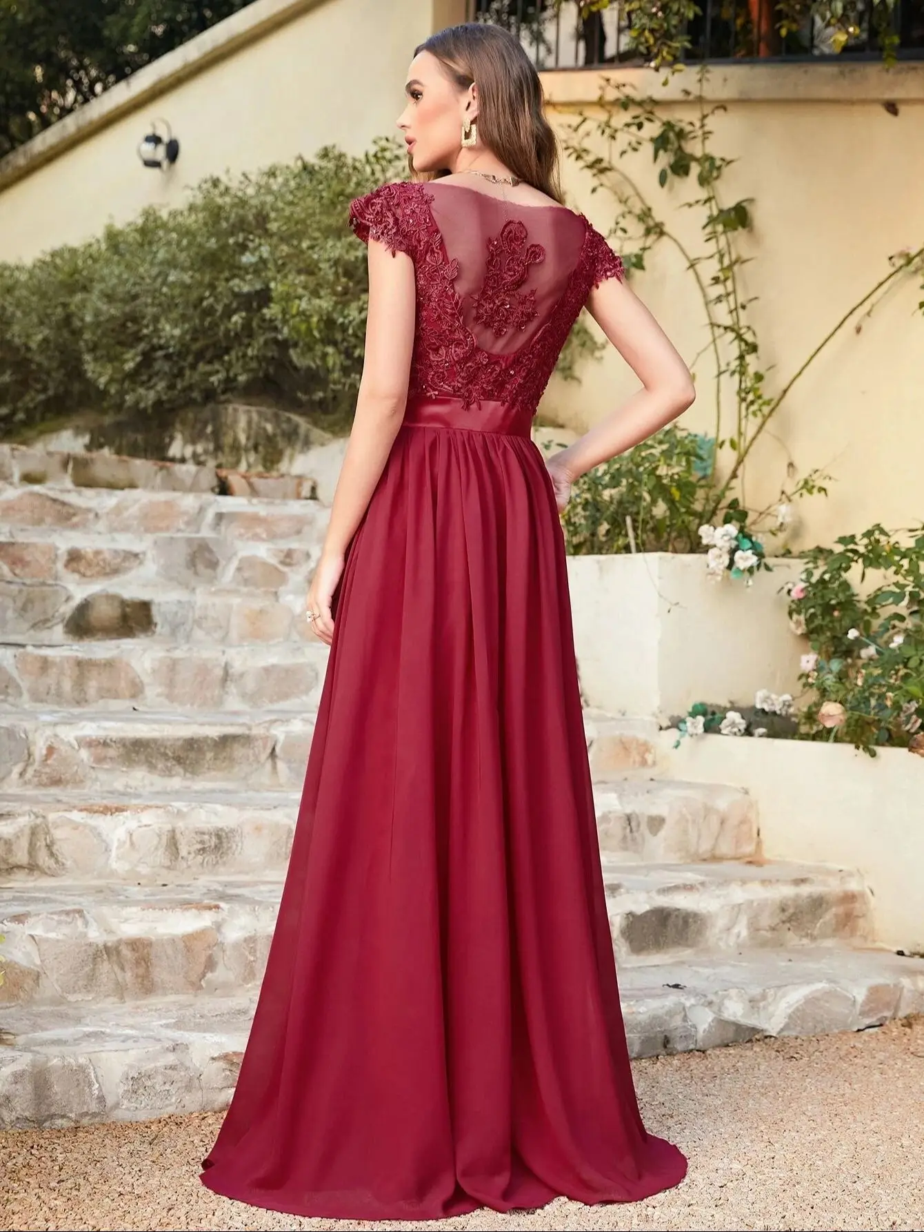 Short Sleeves Burgundy Bridesmaid Dresses Long Beading Pearls Bodice Chiffon  V Neck A Line Maxi Gown Wedding Party  Gowns