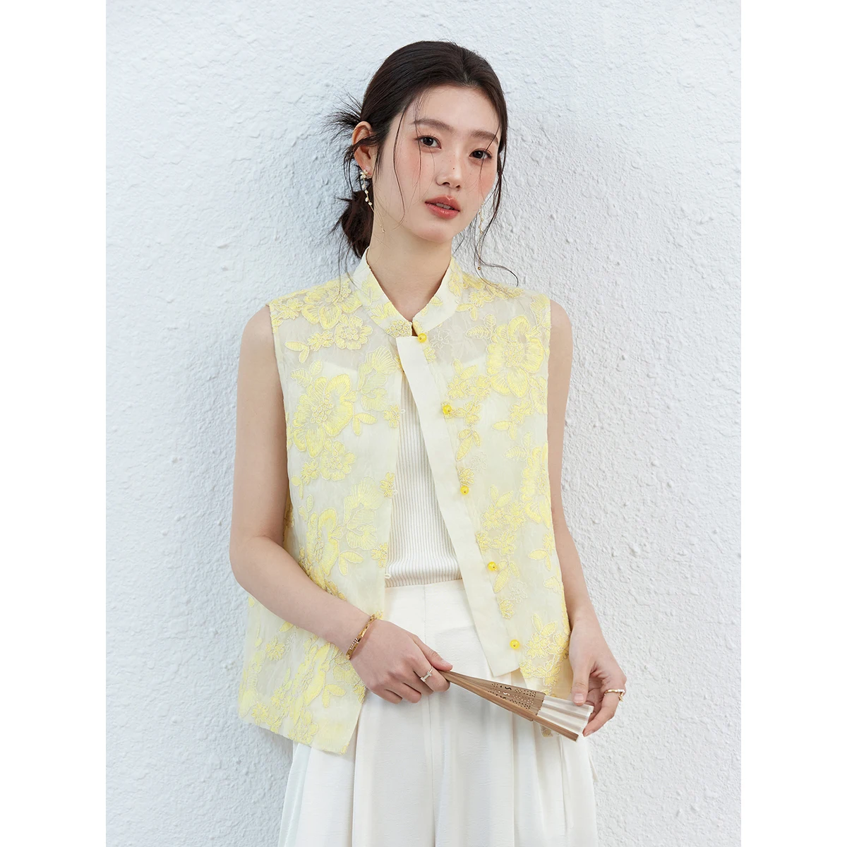 Women's Yellow Floral Embroidered Stand Collar Vest Jacket