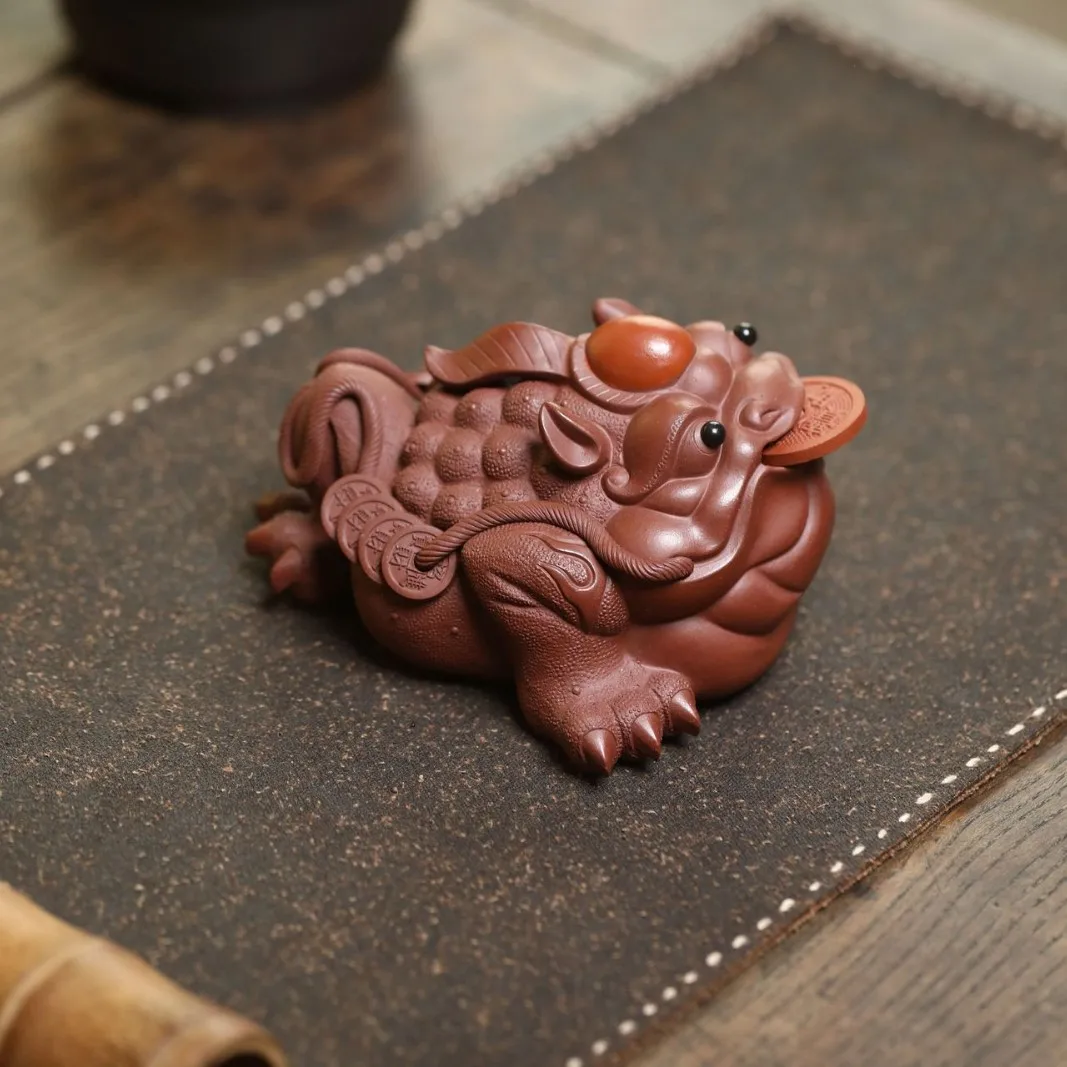 Manufacturer Wholesale Handmade Yixing Zisha Tea Pet Raw Mineral Purple Clay Two-Tone Three-Legged Golden Toad Ornament Good