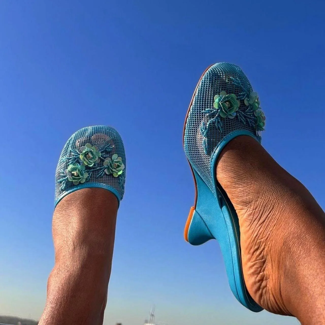 

Mesh Round Toe Wedges Slippers Women Rhinestone Embroidery Strange Style Shallow Sandals 2025 New Fashion Slip On High Heel