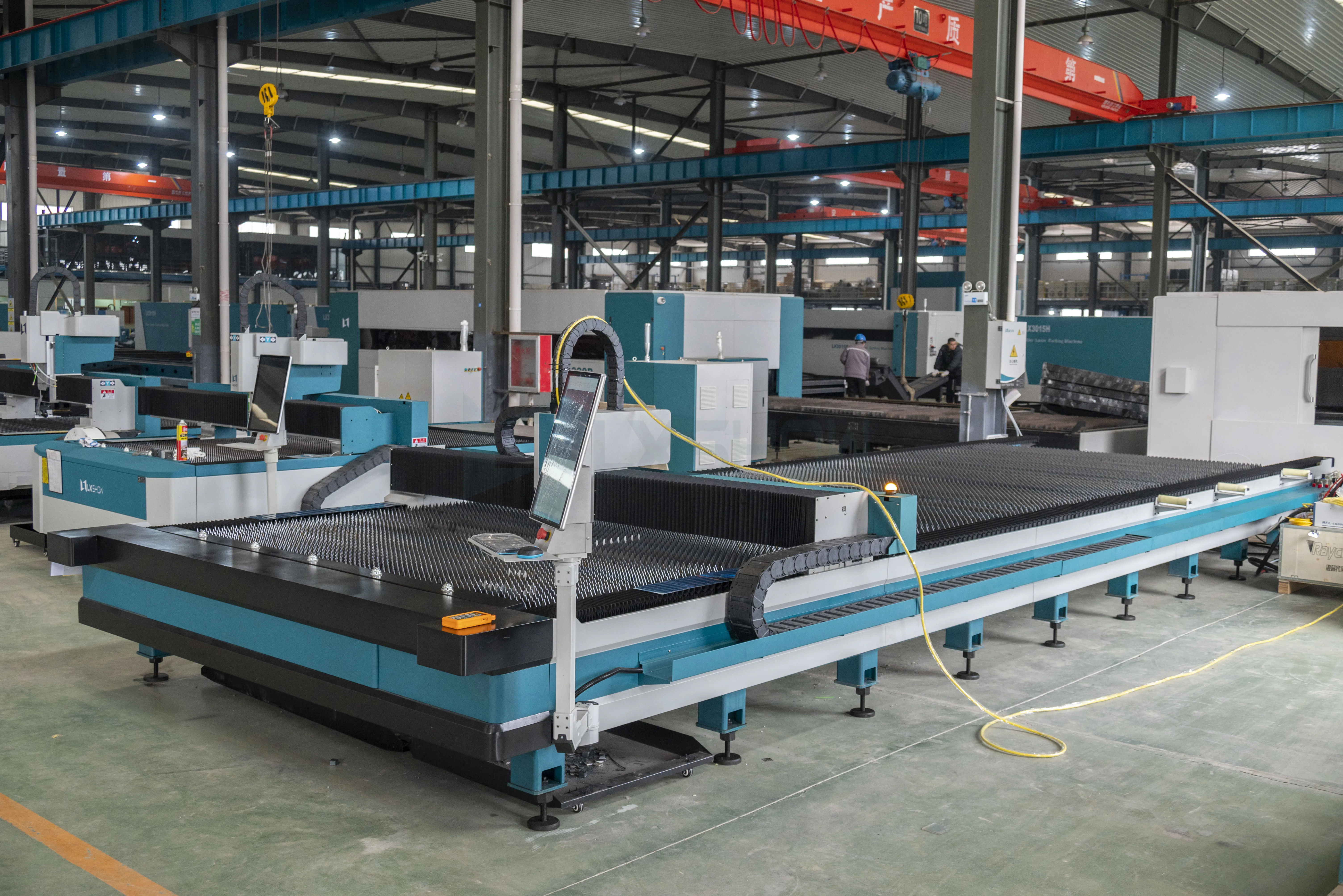 เครื่องตัดเลเซอร์3kW ตัดโลหะเหล็กขนาดใหญ่12 KW 6000W