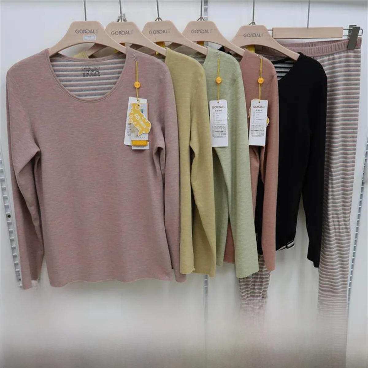 gonidal-camere-thermal-underwear-set-for-men-and-women-round-ne-long-sve-thiened-double-sided-wear-soft-and-smooth