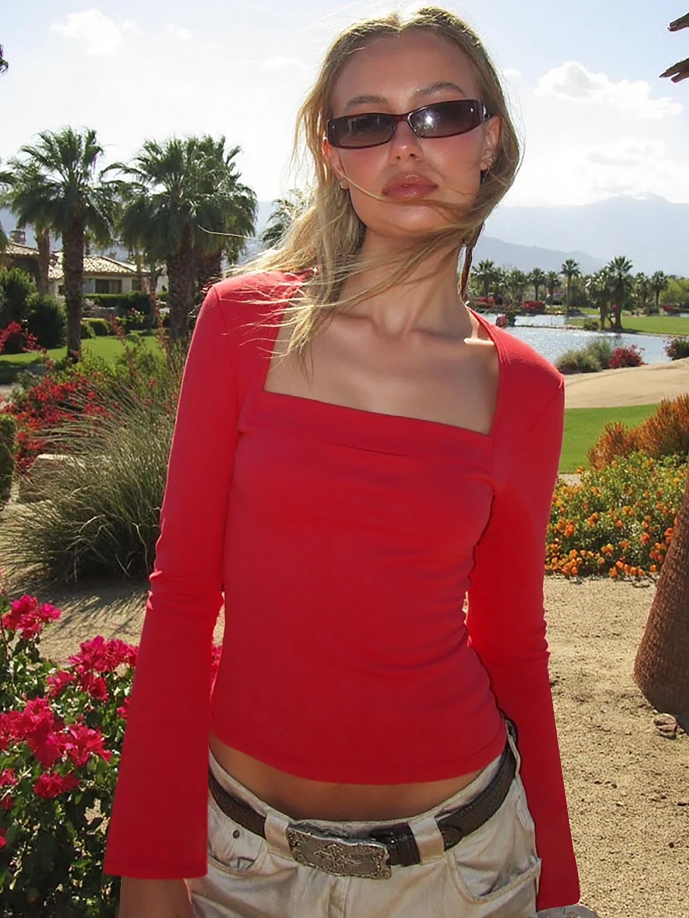 

Dulzura, осенняя однотонная сексуальная тонкая футболка с квадратным воротником и длинными расклешенными рукавами, женская повседневная универсальная одежда для вечеринок и клубов в уличном стиле