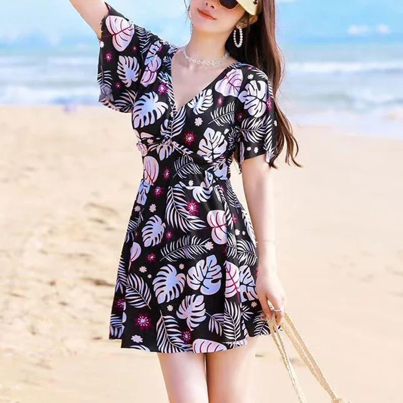 

2024 Women Summer Elegant Fashion Printed One Piece Swimsuits Summer Vacation Short Sleeve High Waist Beach Mini Skirt Swimwear