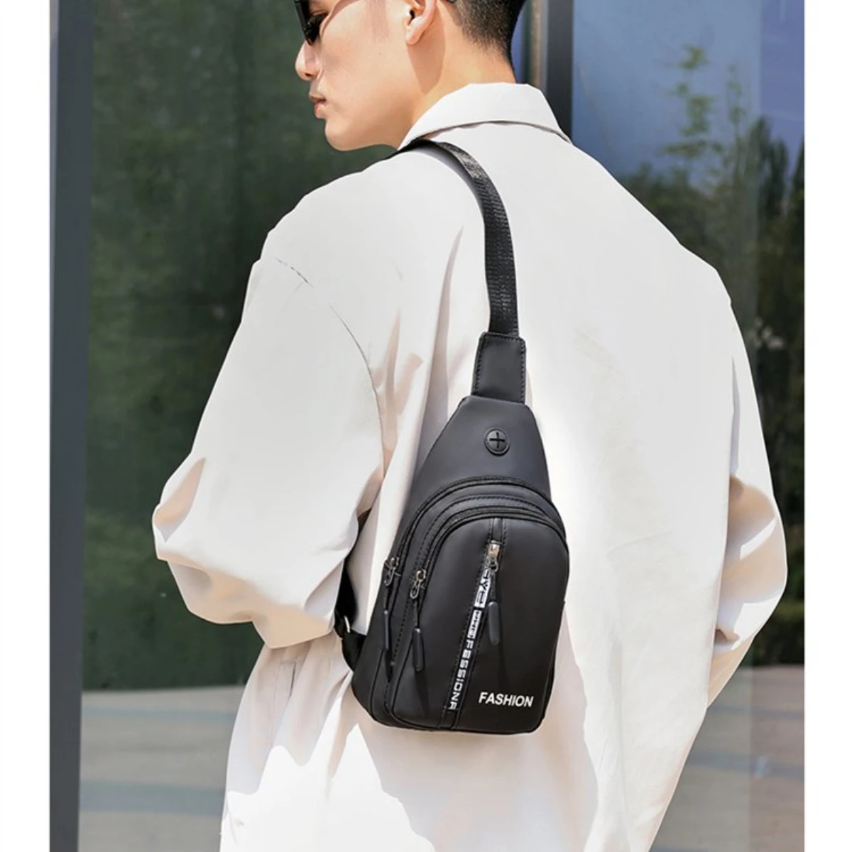 

Men's chest bag, crossbody bag, casual shoulder bag, outdoor lightweight and versatile casual crossbody bag, trendy shoulder bag