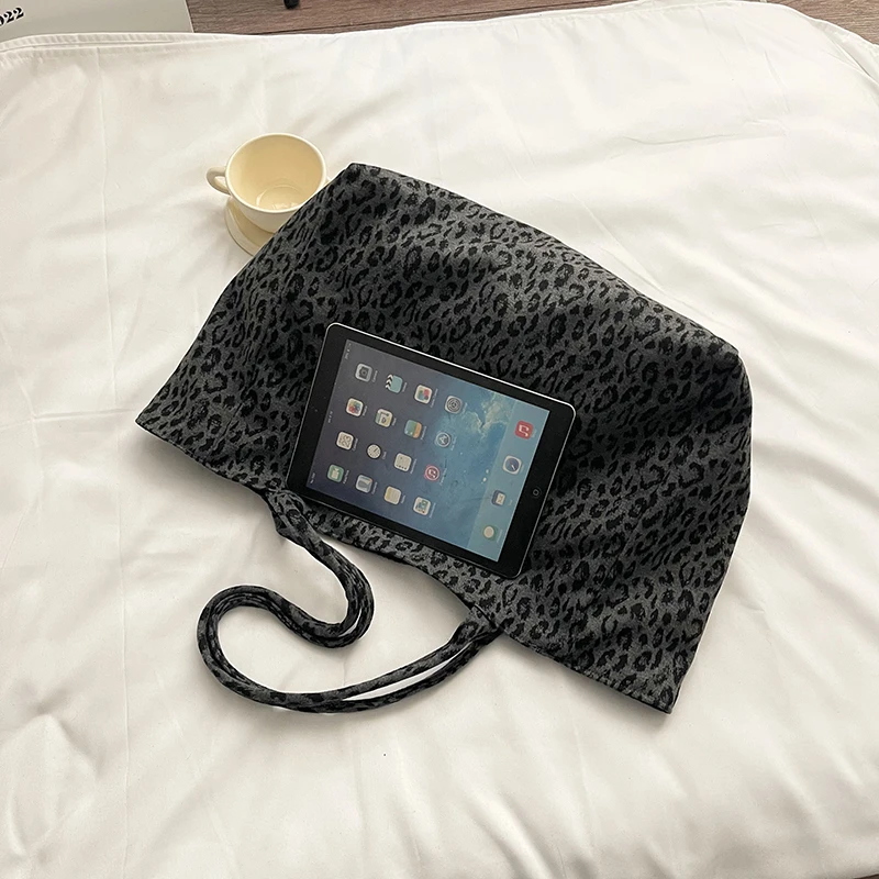 Vintage Leopard Print Tote Bag, Letter Print Large Capacity Shoulder Bag, Y2K Casual Handbag For Women Daily & Commute - view 4