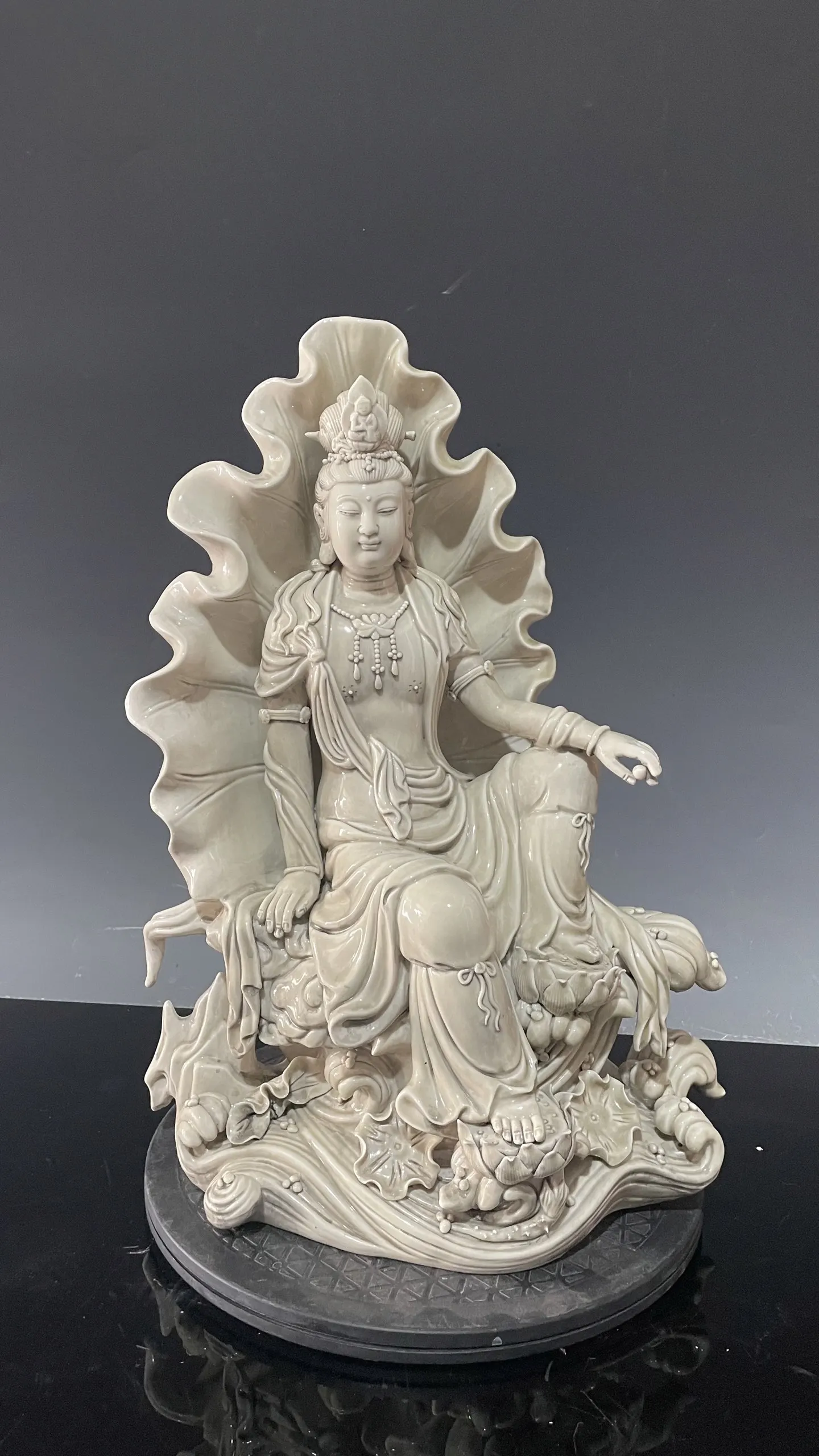 

18"Chinese Jingdezhen Dehua Porcelain Lotus leaf Backlight Guanyin Bodhisattva Sitting Buddha Amitabha Worship Hall