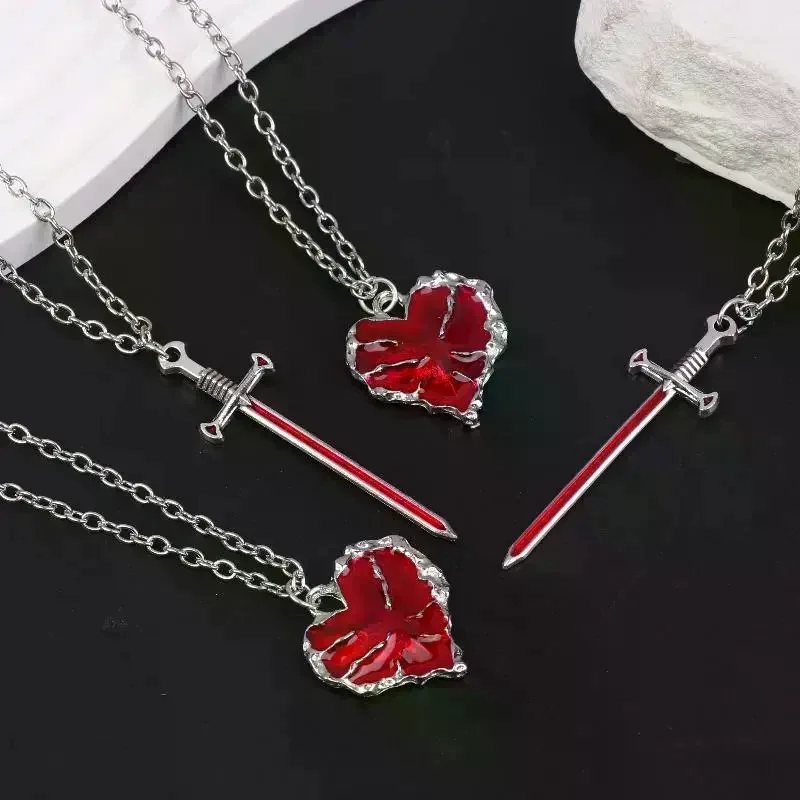 Fashionable And Beautiful Simulate Sword Heart Necklace Set Elegant Men And Women Sweater Chain Collarbone Chain Couple Gift