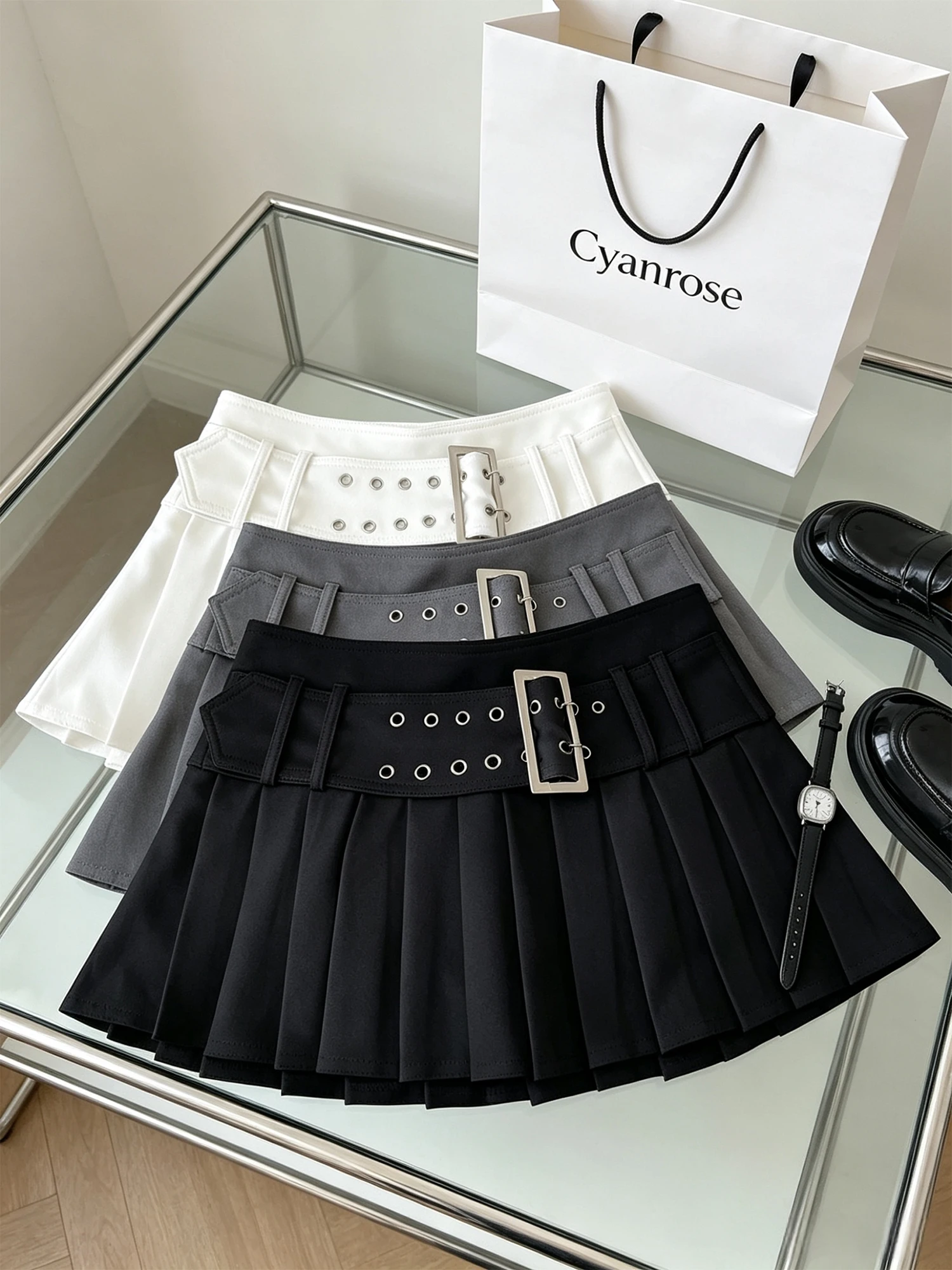 Women's Black Gothic Pleated Skirt Y2K Gyaru Vintage Short Skirt Preppy Style High Waist A-line Flared Mini Skirt Summer 2026
