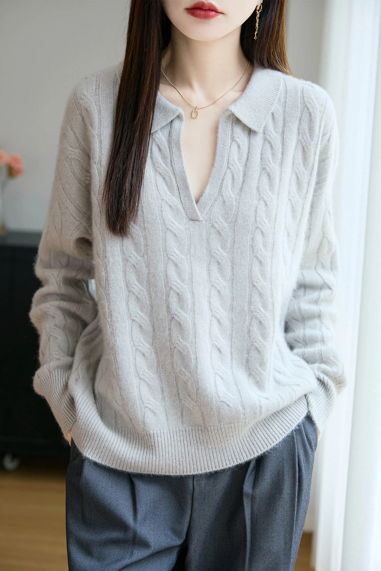 Рисунок 3 - Женский осенне-зимний свитер