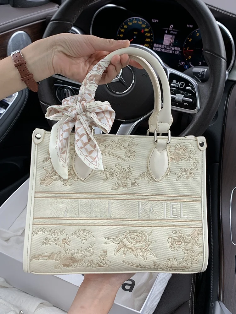 borsa-tote-ricamata-tamatha-grande-capacita-versatile-a-tracolla-stile-casual-in-poliestere-con-chiusura-a-cerniera