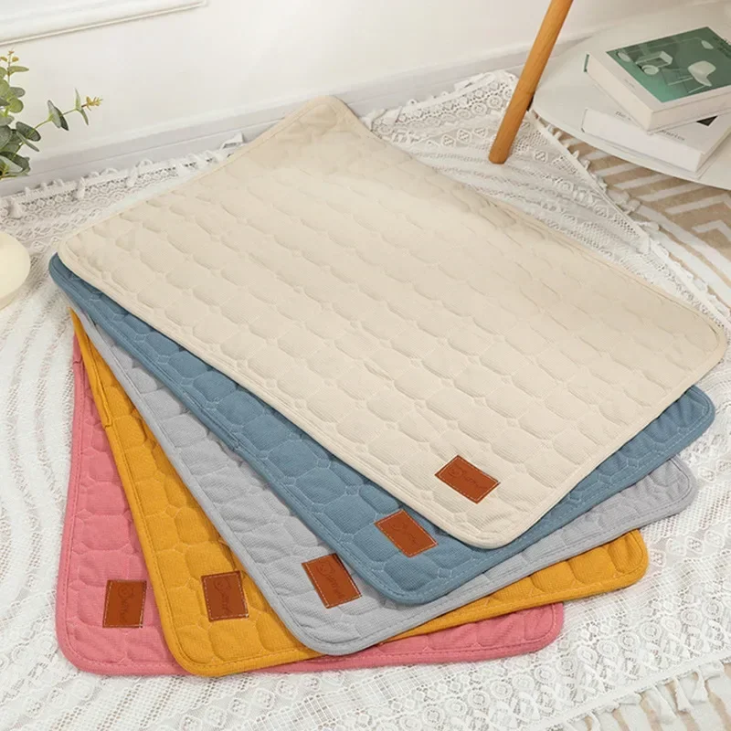 

Washable Non-Slip Pet Waffle Mat Pet Diaper Mat Reusable Mats for Dogs Dog Training Pad Breathable Four Seasons Pet Mat 애완동물 매트