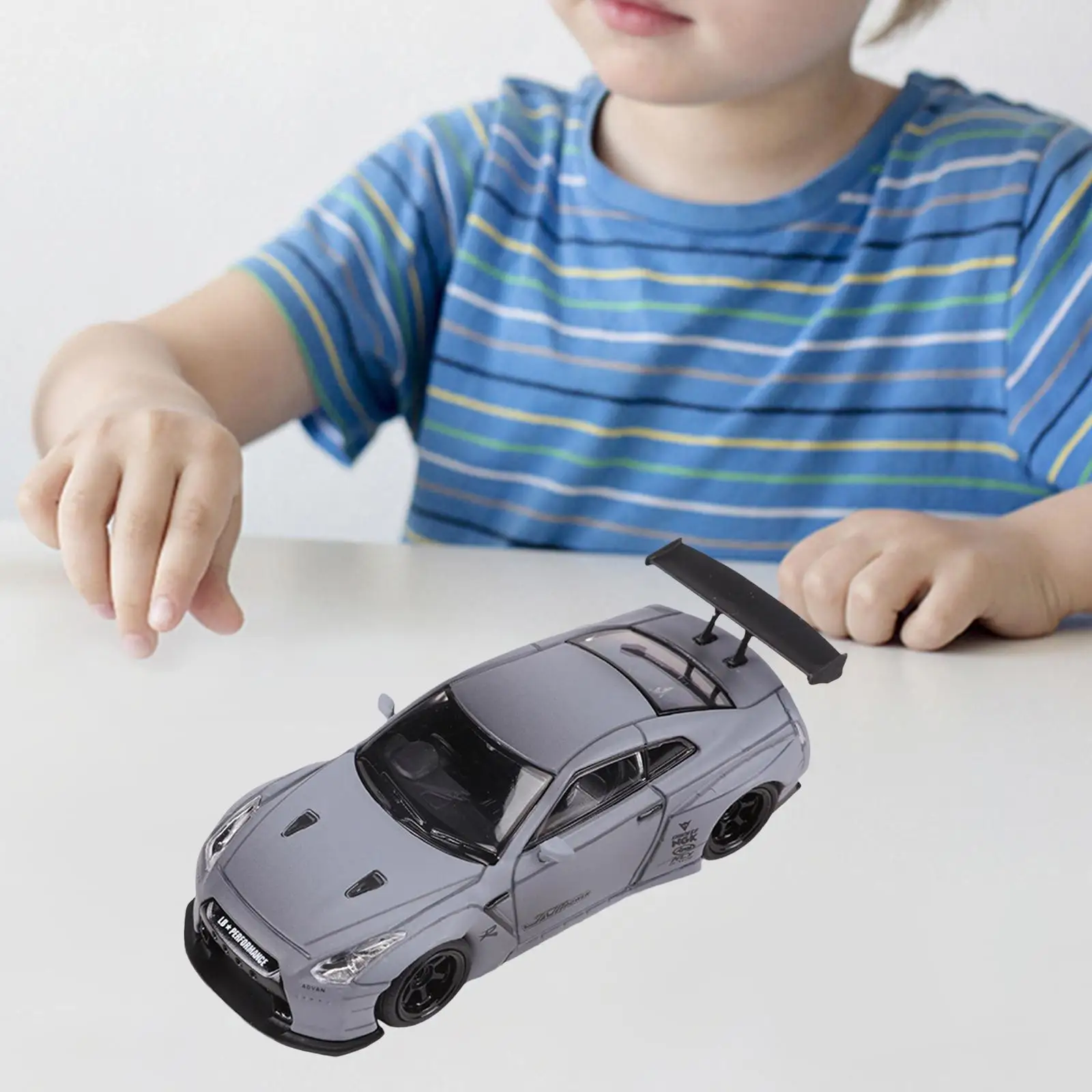 

1/64 Diecast Car Decor with Dustproof Cover for Adults Kids Birthday Gifts