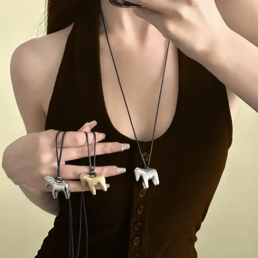 أزياء الحصان قلادة الحصان قلادة قلادة قابل للتعديل المعادن سترة سلسلة طويلة حبل أسود هدية قلادة طويلة النساء #3