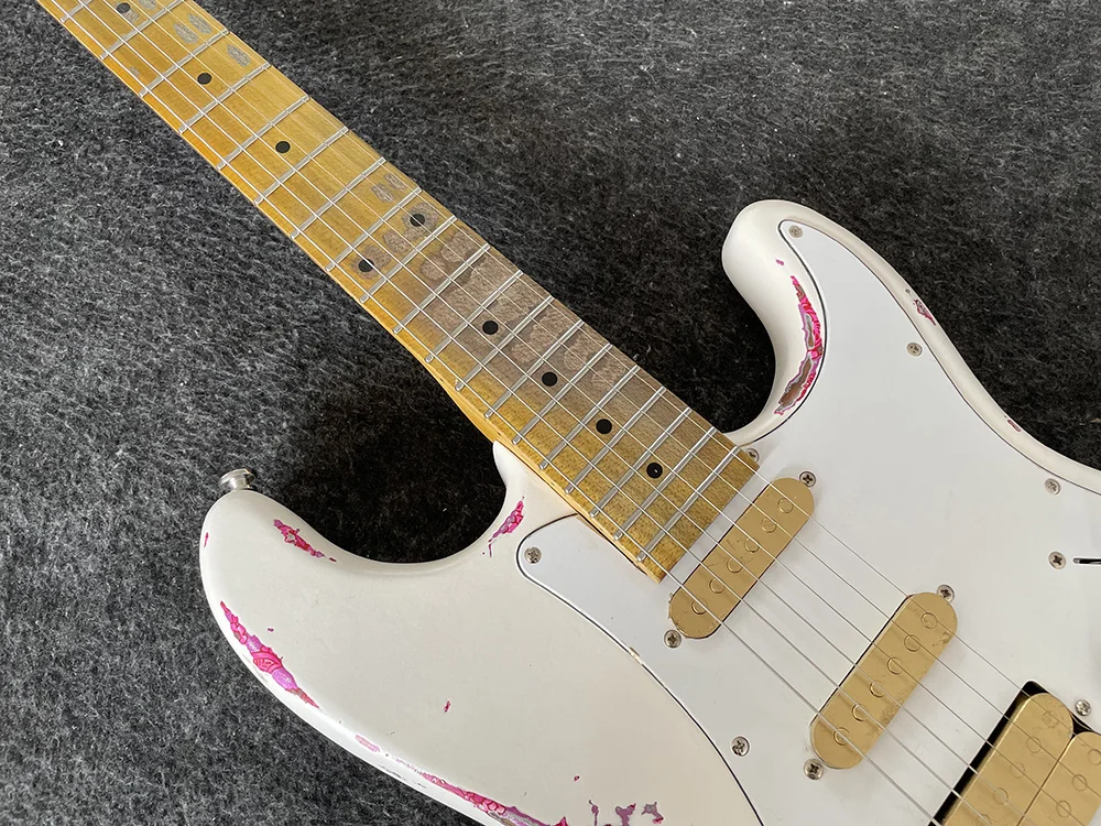 Relic Electric Guitar，Master built White On Water transfer printing decal,Tremolo Bridge，can be customized，free shipping