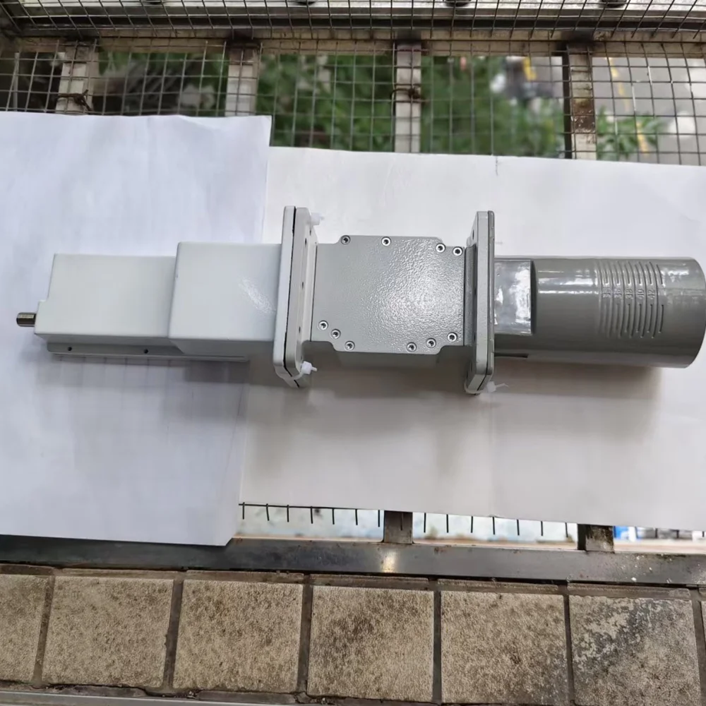 PUSISAT SM PLUS-9800G C-Band LNB Integrated Filter & Single Feedhorn LNBF For Prime Focus Dish Satellite TV Signal Reception
