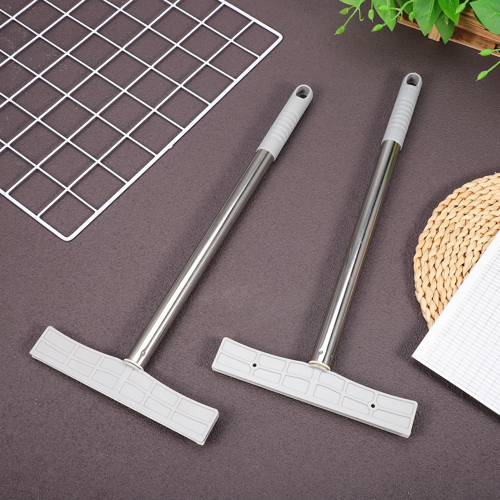

2pcs Sign Stand Handheld Display 40cm Card Slot Stainless Steel Sports Meetings Holder Stanchion Protest Parade
