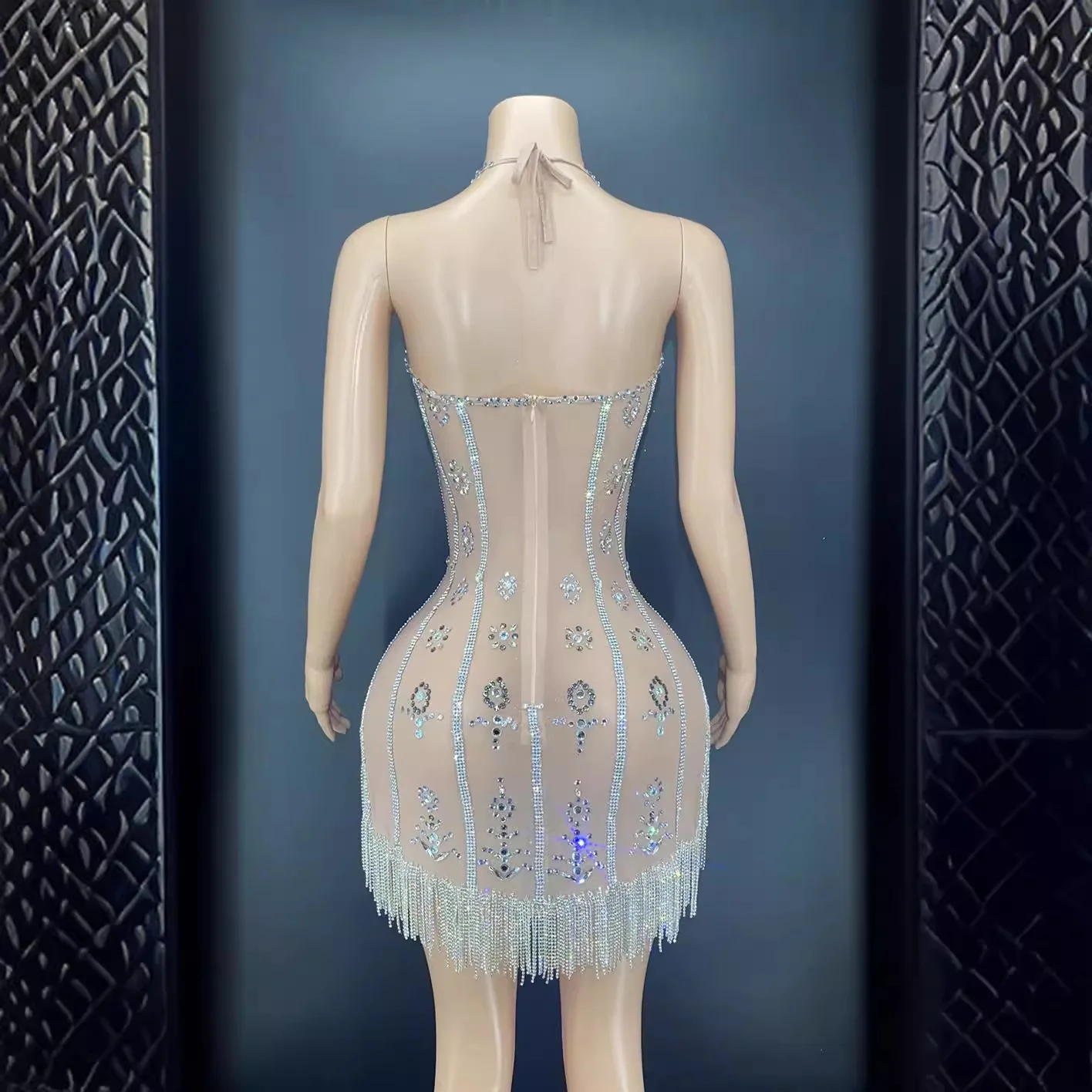 여자 미니 다이아몬드 술 짧은 섹시한 크리스탈 높은 허리 클럽 파티 드레스 바디 Transparente Flecos 라인 석이있는 흰색 드레스