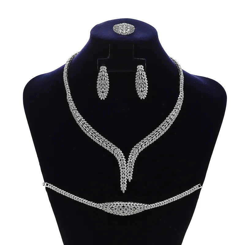 

2024 New Cubic Zirconia 4-Piece Set UAE Bride Jewelry Set New Fashion Dubai Jewelry Set Women's Wedding Party Accessories Design