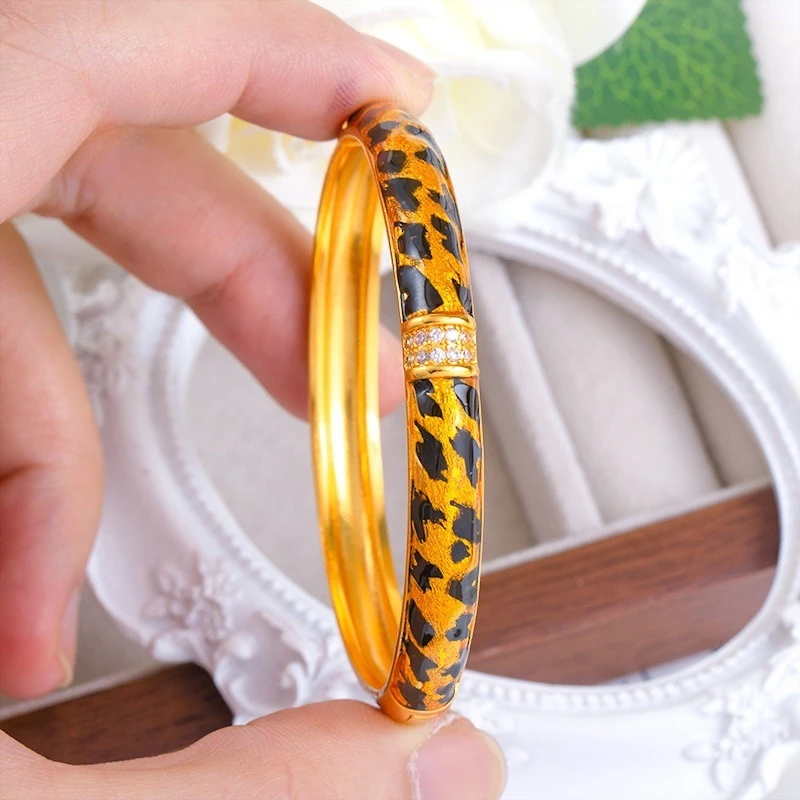 Shiny 18kt Leopard Pattern Bracelet Bangle for Women Birthday Ball Wedding Party Jewelry Accessories Gifts