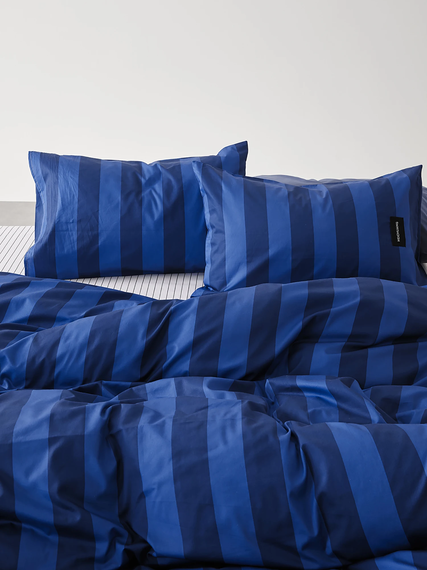 

Комплект постельного белья YAKEHOME Nordic Blue Glacier из чистого хлопка в полоску, 4 предмета: пододеяльник, наволочки, простыня, простой дизайн