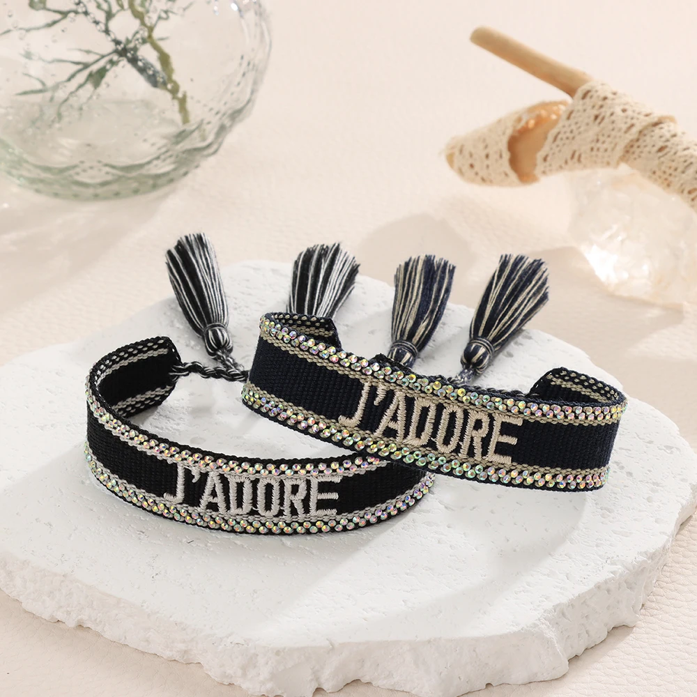 Pulseras tejidas con letras perforadas para mujer, brazalete de cuerda ajustable, accesorios Vintage, pulseras trenzadas con borlas, joyería de amistad