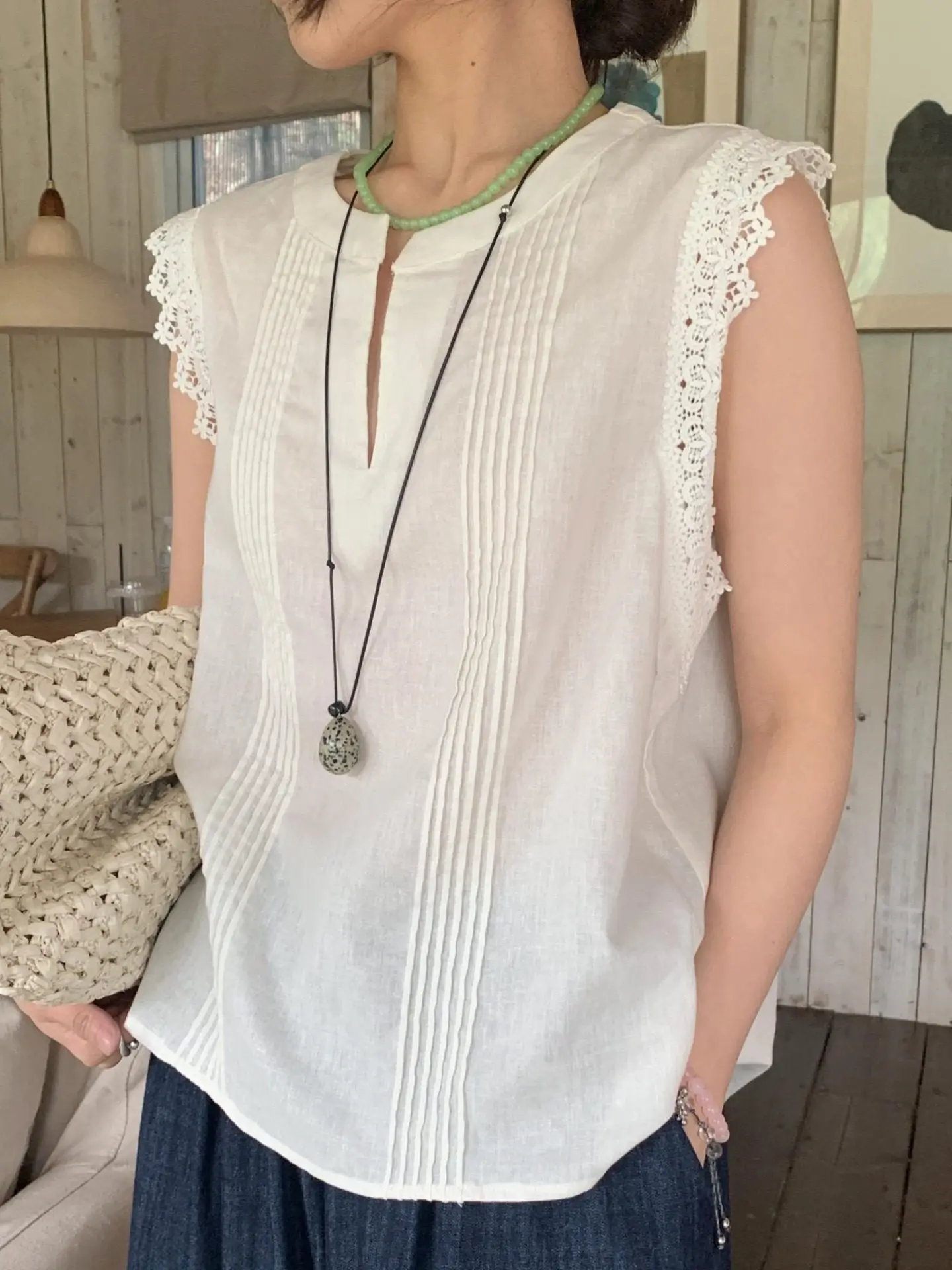 

Elegant V-Neck Sleeveless Patchwork Floral Trim Top Women's Fashion Dongda Gate Vertical Stripes Slimming French Style Loose ...