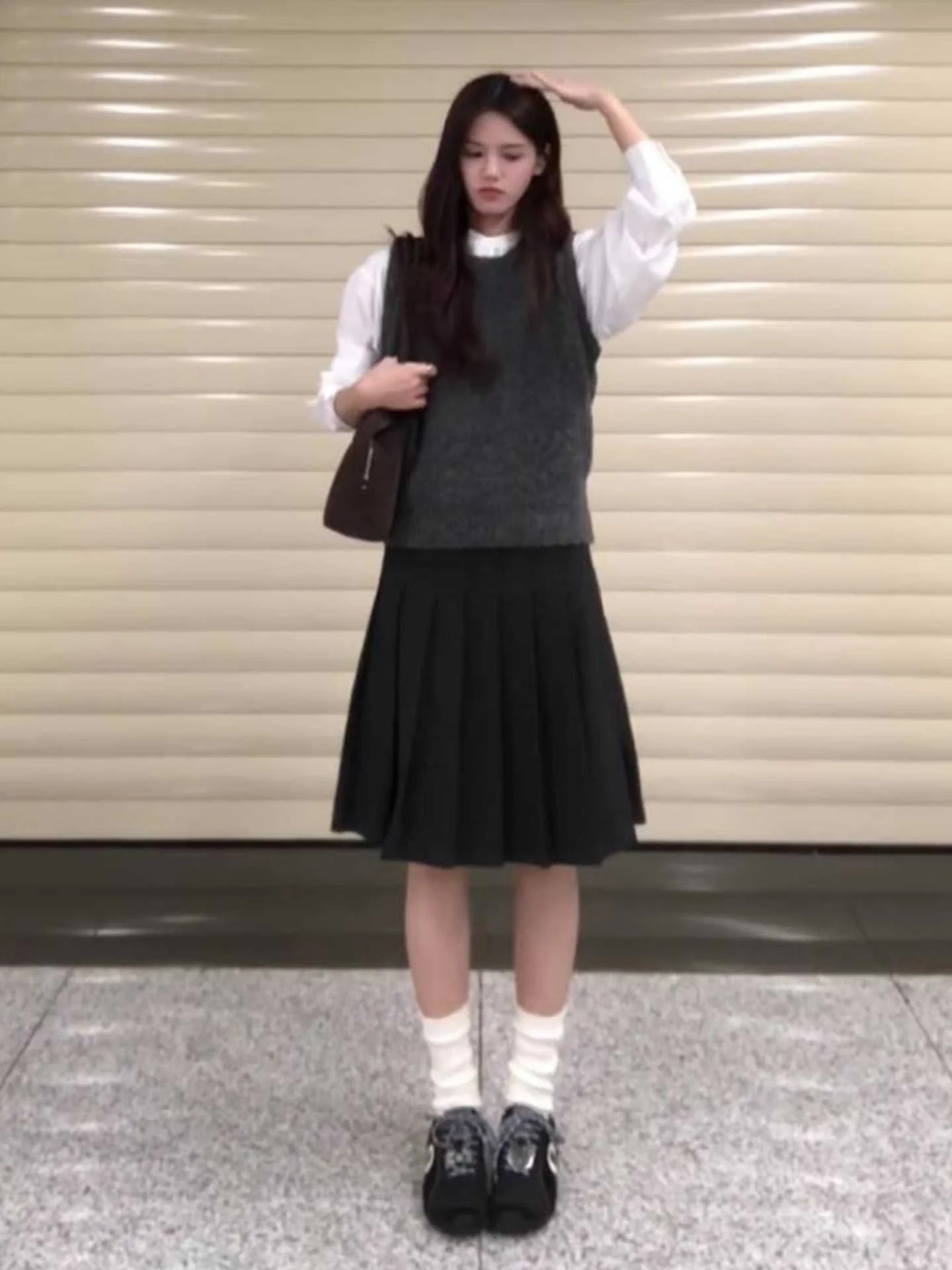 

Japanese College Style Women's Knitted Vest Shirt Set Beautiful Winter Fashion Slim Fit Half Skirt Casual Long Sleeve round Neck