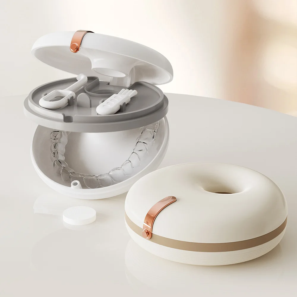 Portable Aligner Retainer Box Cute Donut Shaped Denture Case Magnetic Snap Design Dual Compartment Storage Case for Travel Daily