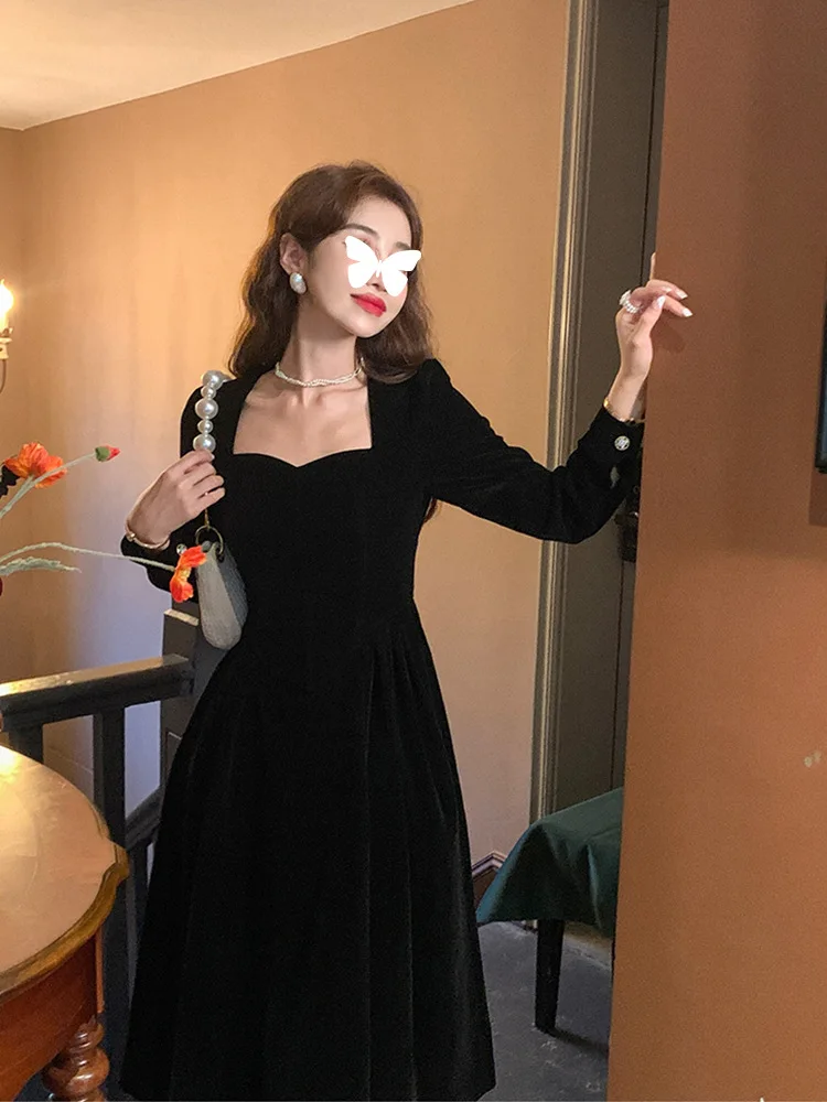 French Court Vintage Black Velvet Dress Hepburn Temperament Women Show Thin High-level Feeling French Classical Party Dress