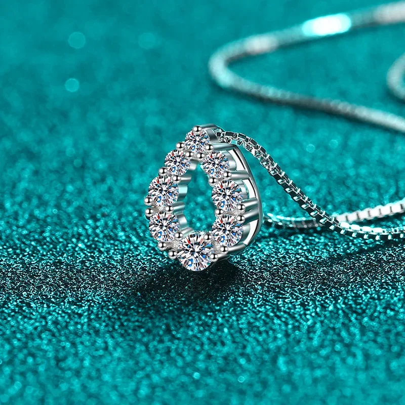 18K Gold Inlaid Moissanite Necklace with Water Droplet and Diamond Pendant, Elegant and Atmospheric PT950 Platinum Holiday Gift