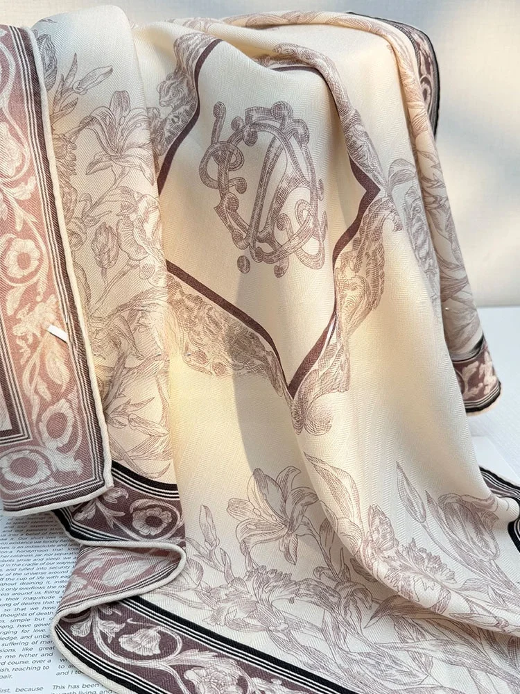 レトロな知的な雰囲気の両面シルクウールスカーフ、女性用高級感漂うオールドマネースタイルショルダーラップ（ベージュ）