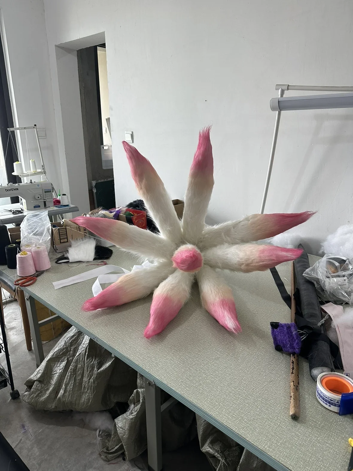 La coda della volpe a nove code Miracolo Cuore caldo Luna Coda di volpe Prestazioni per bambini Cosplay Prop Appendere la coda in vita