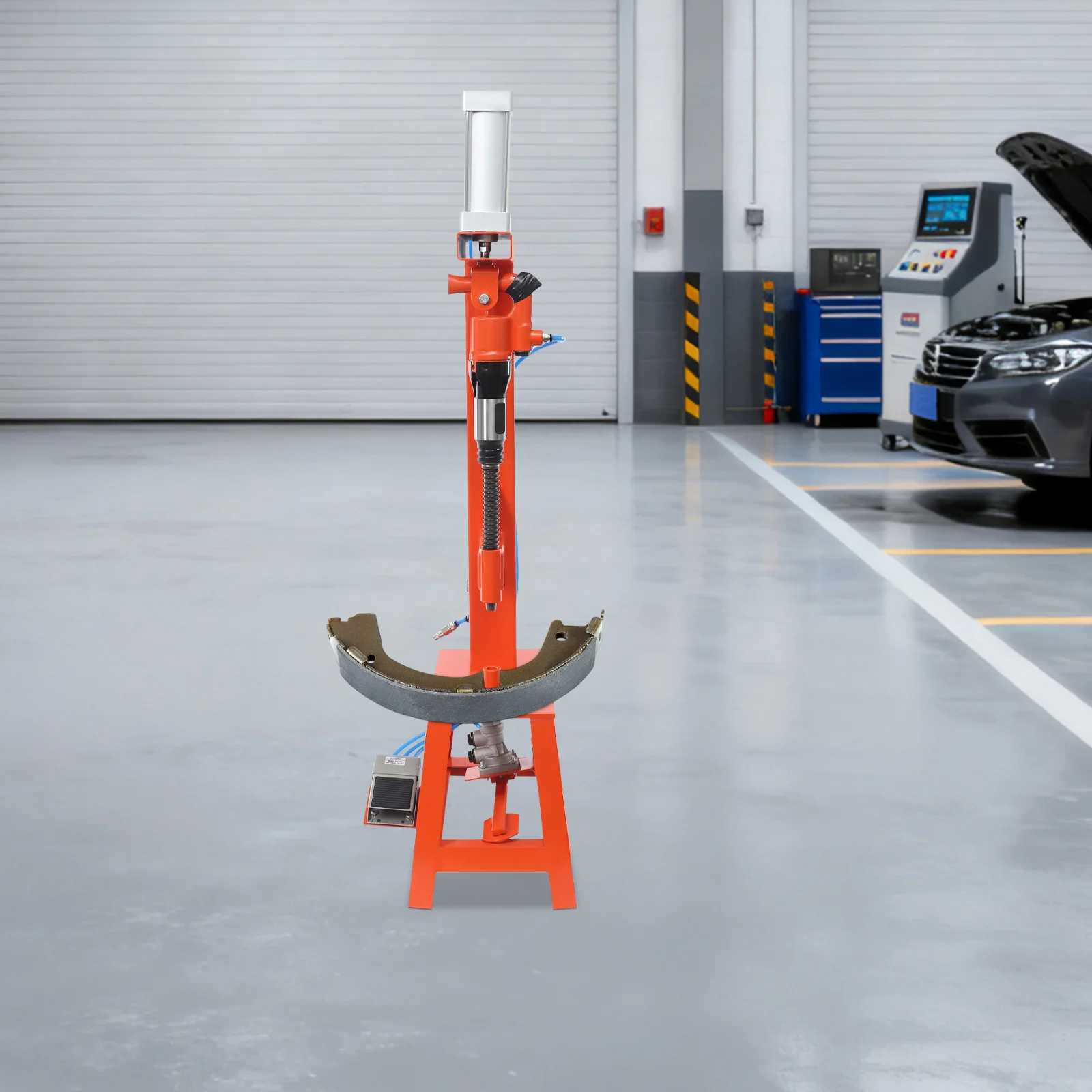 آلة تثبيت وسادة الفرامل الهوائية باللون البرتقالي، 8J Impact Energy 1MPa Max Air Pressure Floor Standing