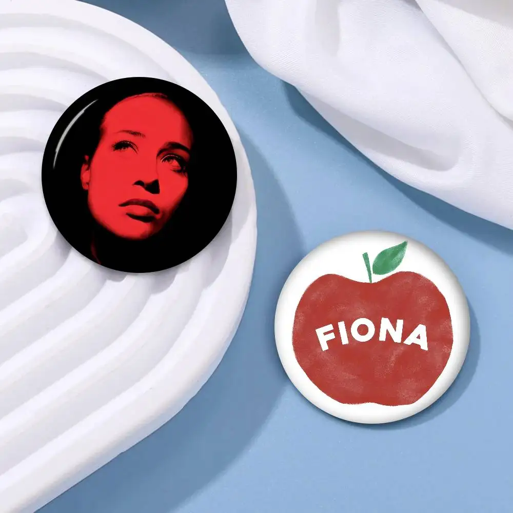 F-Fiona A-Apple Singer   Anime Photo Brooches Creative Round Badge Gifts Pins