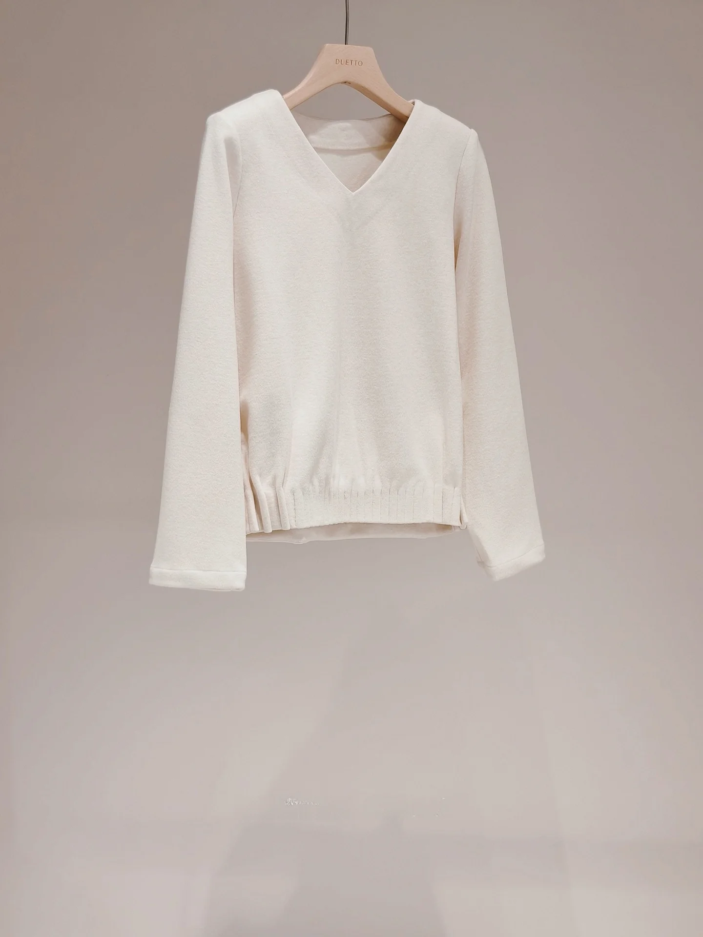 

Warm Series DUETTO Wool Blend Micro Fce V Ne Padded oulder Top Women's Ele Sle Thermal Sweatirt