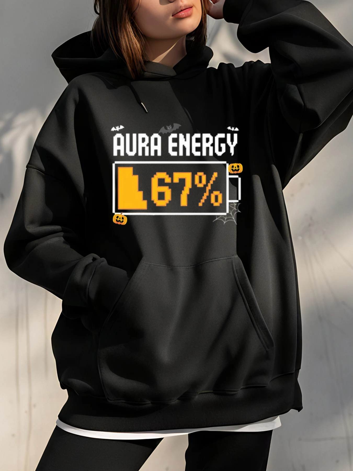 Толстовка с рисунком Aura Energy и дизайном пиксельной батареи для повседневной носки в городских настройках