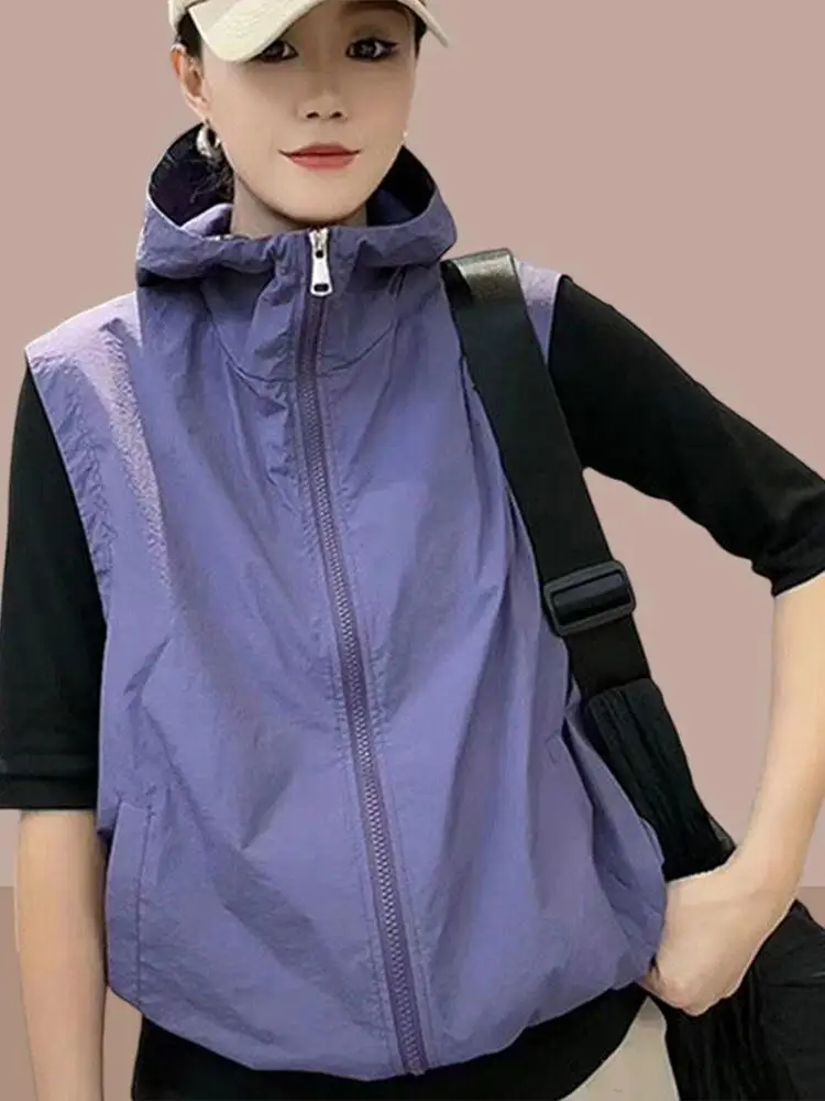 

Summer 2025 Ladies Loose Fit Lightweight Sun Protection Jaet Hooded Vest Faionable Outerwear Zipper Closure Casual Sle