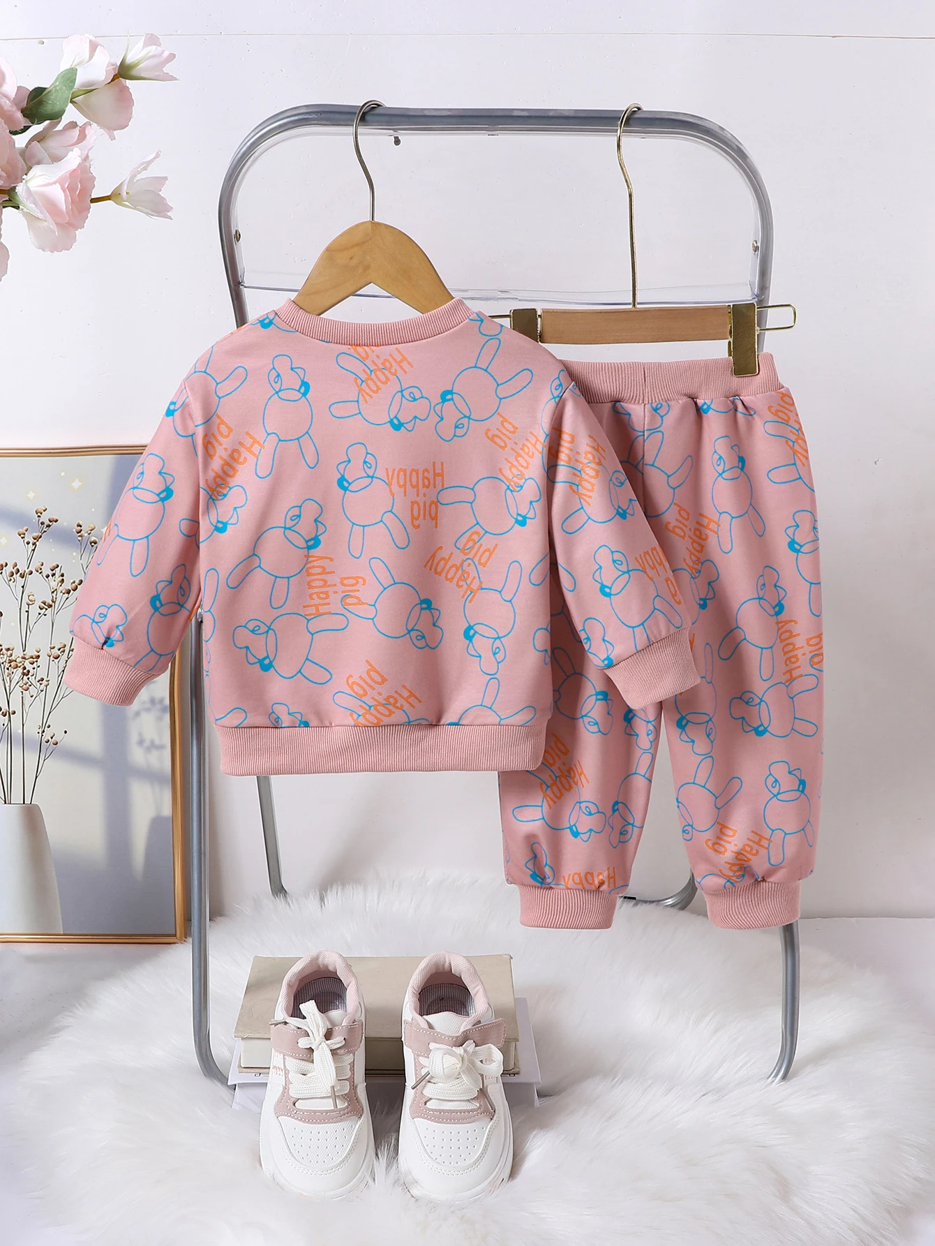 Baby Girl Fashion Casual Long Sleeve round Neck Top And Long Pants Set with Cartoon Alphabet Print for Autumn 2-Piece Outfit